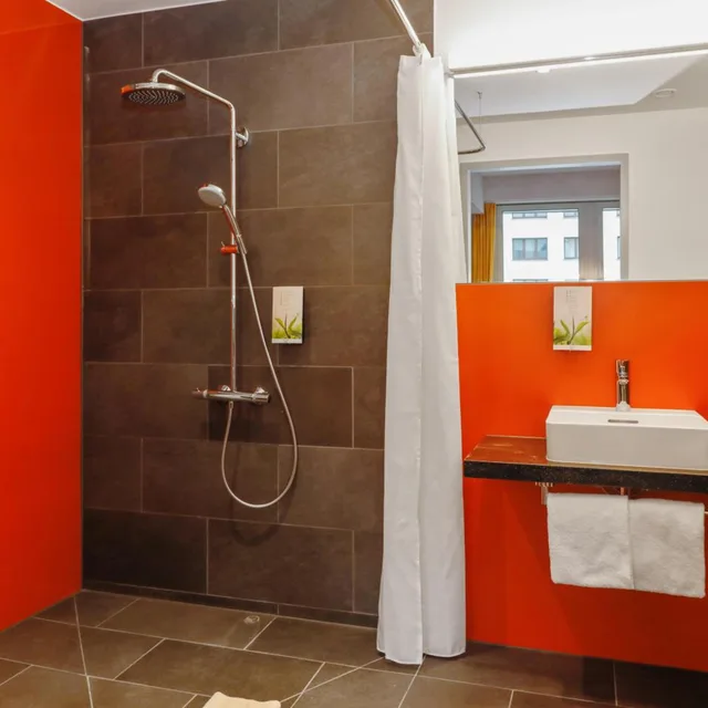 غرفة بسرير مزدوج وسرير بطابقين وسرير بطابقين، Campanile Frankfurt Offenbach 6/7