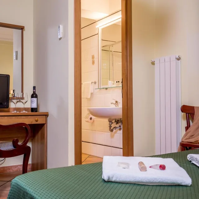 غرفة بسرير مزدوج أو سريرين منفصلين، Hotel Trastevere 3/3