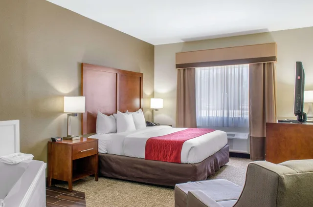 Room, Double Bed, Comfort Inn & Suites Covington - Mandeville 2/4