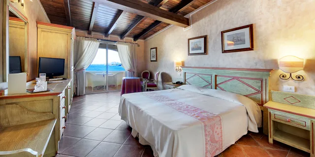 غرفة بإطلالة على البحر بشرفة مفردة بسرير مزدوج، Colonna Resort 1/2
