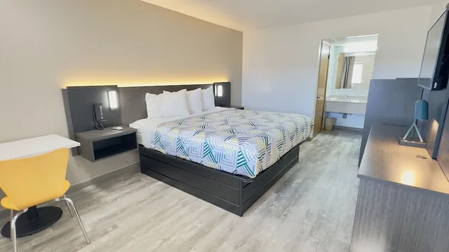غرفة قياسية بسرير كينج، Motel6 Dyersburg, TN 1/10