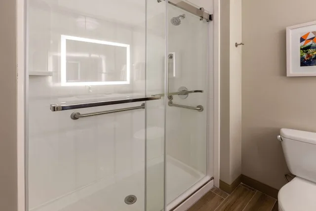 غرفة بسريرين كوين لذوي الإعاقة، La Quinta Inn & Suites by Wyndham Middletown-Goshen 7/9