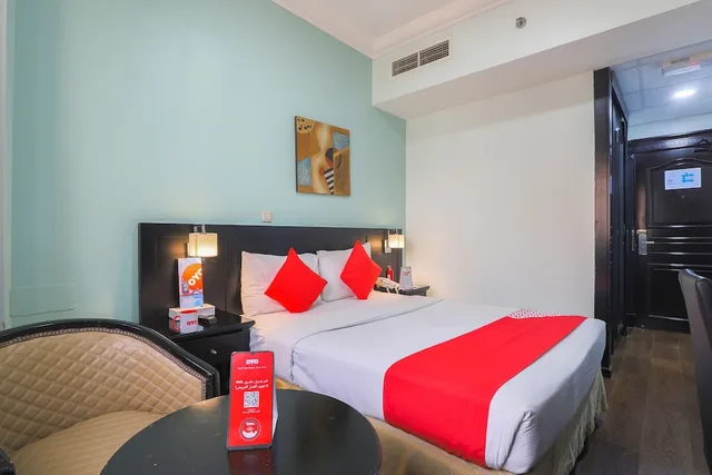 Standard, King Bed, Queen Bed, Eureka Hotel 3/5
