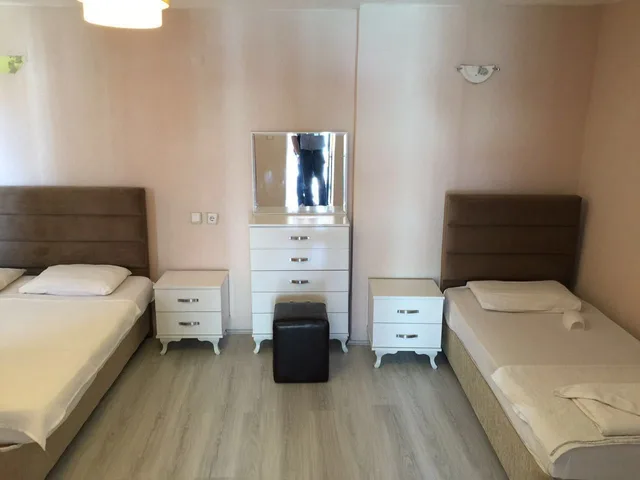 Room, Triple, 1 Double and 1 Single Bed, Delta Hotel 4/6