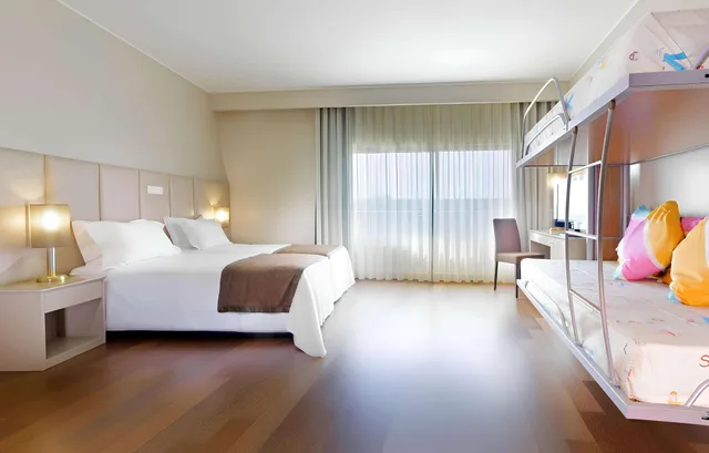 غرفة ديلوكس عائلية، TRYP by Wyndham Porto Expo Hotel 2/2