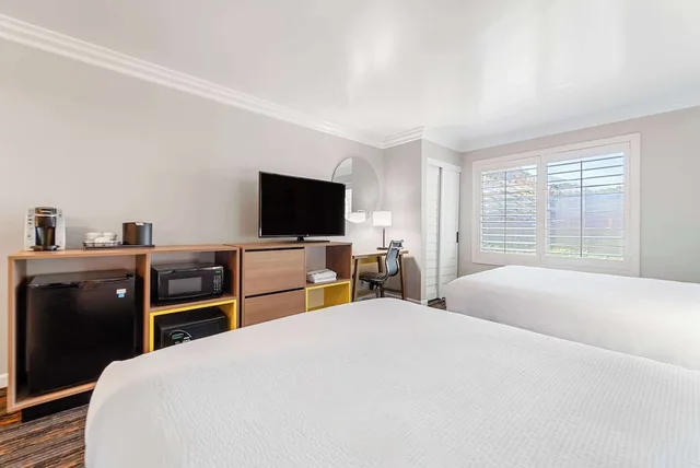 غرفة بريميير بسريرين كوين، Days Inn by Wyndham San Diego Hotel Circle 3/6