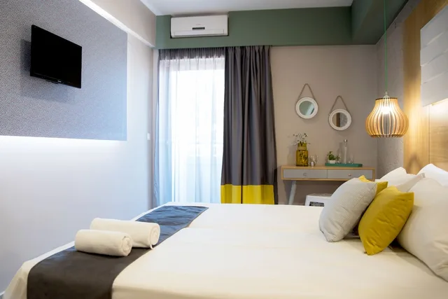 Double Room Pool View, Sunshine Boutique Hotel 1/5