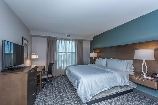 جناح بسرير كينج بغرفة نوم واحدة بمطبخ لذوي الإعاقة، STAYBRIDGE SUITES CHARLESTON - MOUNT PLEASANT 1/6