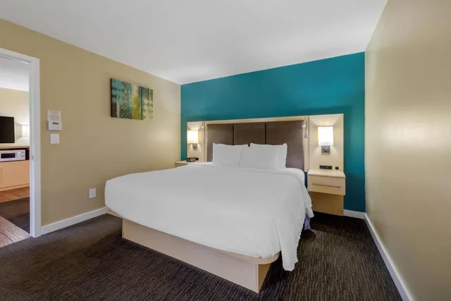 جناح بسرير كينج مع أريكة لذوي الإعاقة، Best Western Plus South Coast Inn 3/7