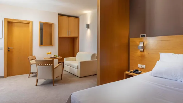 جناح جونيور، Family Hotel La Luna – All inclusive 2/5