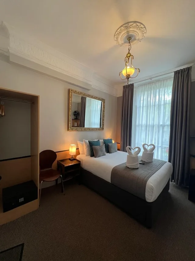 غرفة سوبيريور بسرير مزدوج، Tudor Court Hotel 9/10