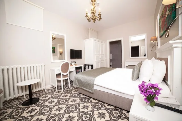 غرفة ديلوكس بسرير كوين، Triada Hotel Buyukada 2/3