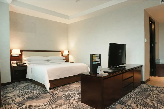 جناح جونيور بسرير كينج بغرفة نوم واحدة، FOUR POINTS BY SHERATON MEDAN 1/7