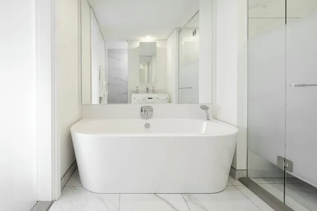 2 Bedrooms, Grand, Apartment, King Bed, The Leonardo 9/10