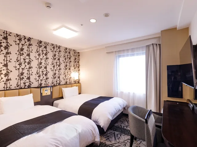 غرفة قياسية بسريرين منفصلين بغرفتي نوم، APA Hotel Toyama 1/4