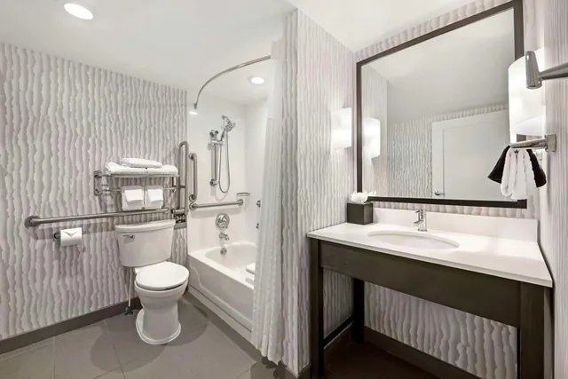 غرفة بسرير كينج لذوي الإعاقة، Best Western Plus Agate Beach Inn 4/5