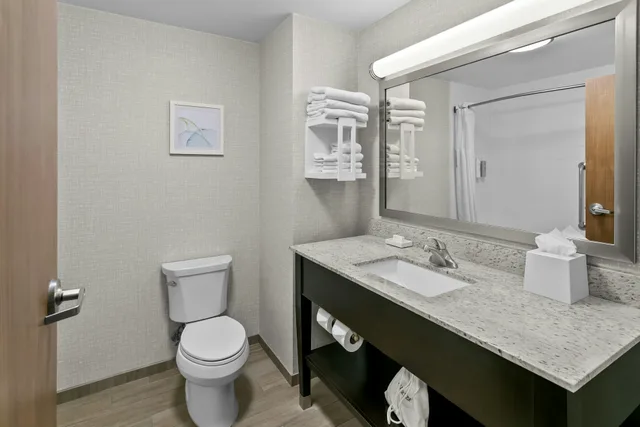 غرفة بسريرين كوين، Hampton Inn Suites Baltimore Woodlawn 3/4
