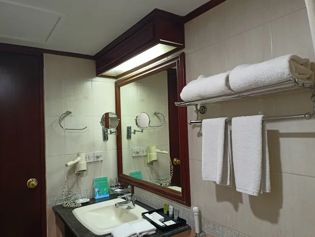 Deluxe King, Hotel Sarina 19/21