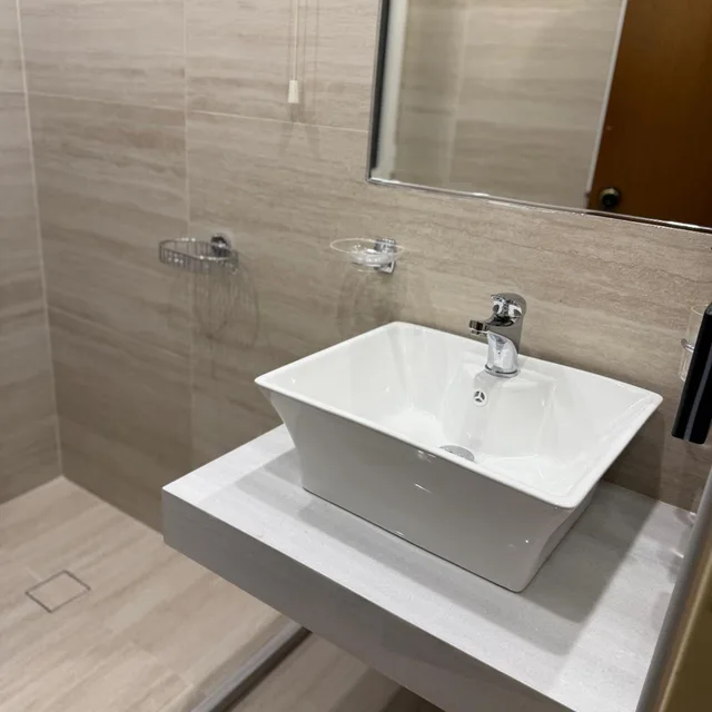 غرفة مفردة، Ideal Hotel 3/3