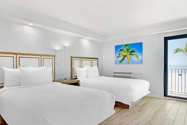 Room, 2 Double Beds, Gulf View, Balcony, Kitchen, Large، Best Western Plus Beach Resort 4/10