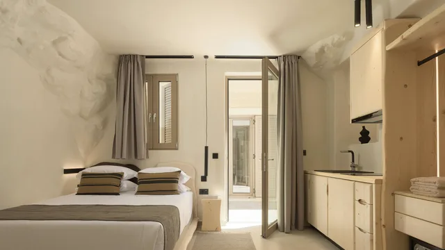 غرفة بسرير مزدوج، Manili Boutique Suites & Villas 2/3