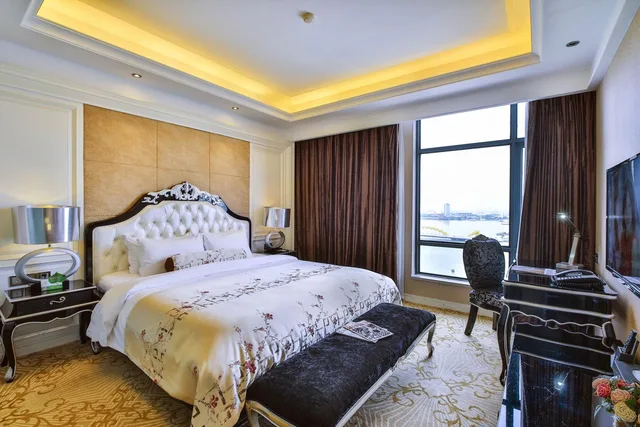 2 Bedrooms, Suite, Apartment، Brilliant Hotel 1/2