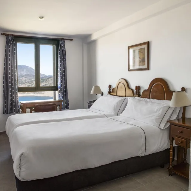 غرفة عائلية بسرير مزدوج، TUGASA Hotel Arco de la Villa 1/2