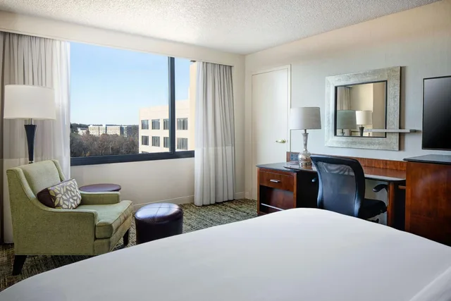 غرفة قياسية مع دخول صالة النادي، Marriott St Louis West 9/10