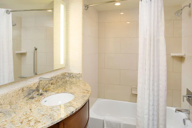 جناح بإطلالة، Embassy Suites by Hilton Destin Miramar Beach 2/2