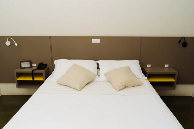 جناح بسرير مزدوج، Cris Hotel 2/4