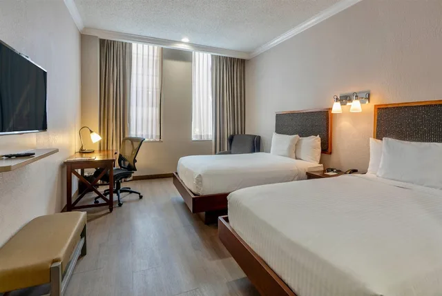 Room, 2 Double Beds, Wyndham Garden Baronne Plaza New Orleans 7/10