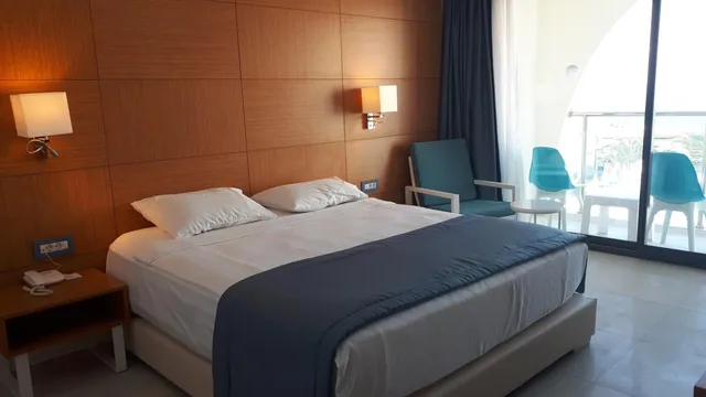غرفة سوبيريور بسرير مزدوج أو سريرين منفصلين بإطلالة على البحر، Imbat Hotel 3/7