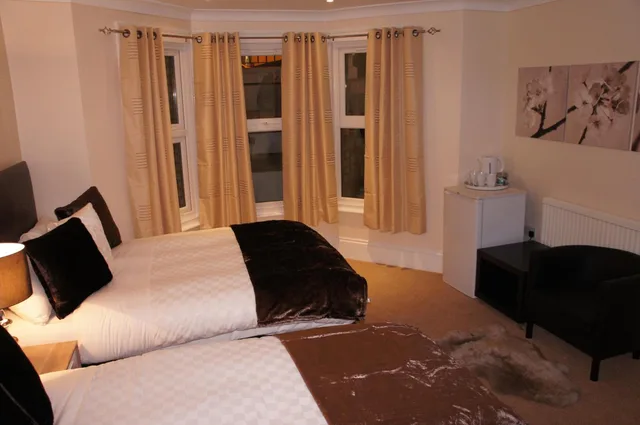 غرفة ثلاثية بحمام خاص، Sapphire Hotel 10/10