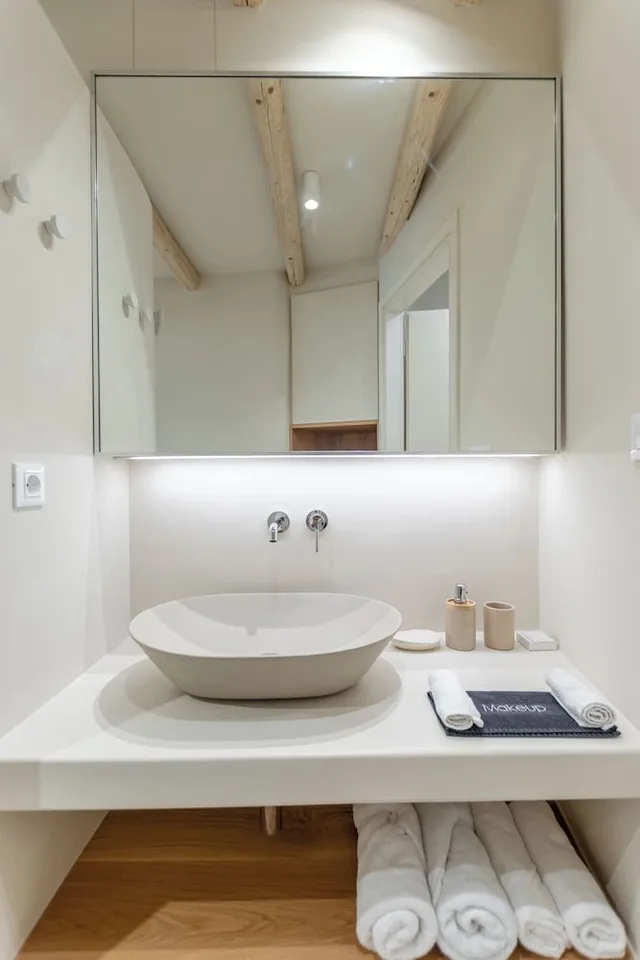 Semi Basement, Deluxe, Apartment, Double Bed, Antony Suites 8/10