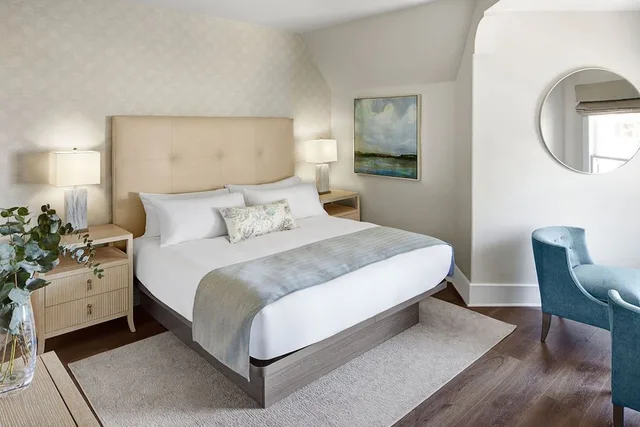 Gable, King Bed، Green Gables Inn, A Four Sisters Inn 2/3