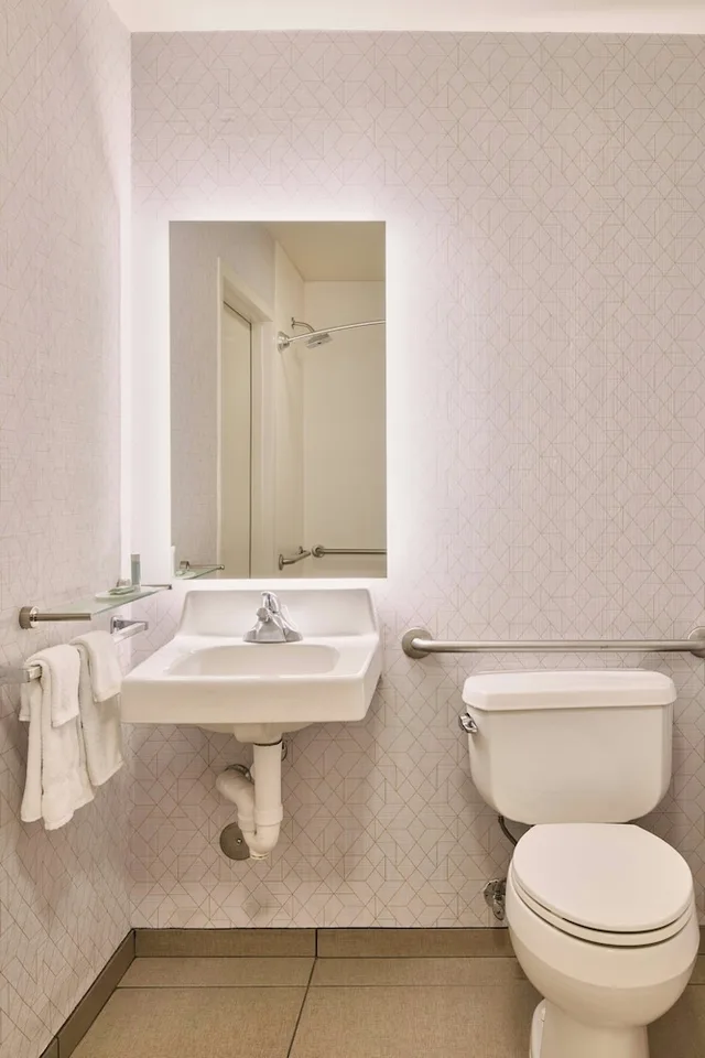 جناح بسرير كينج مع سرير سحّاب إضافي لذوي الإعاقة، Springhill Suites Phoenix Glendale Peoria 3/7