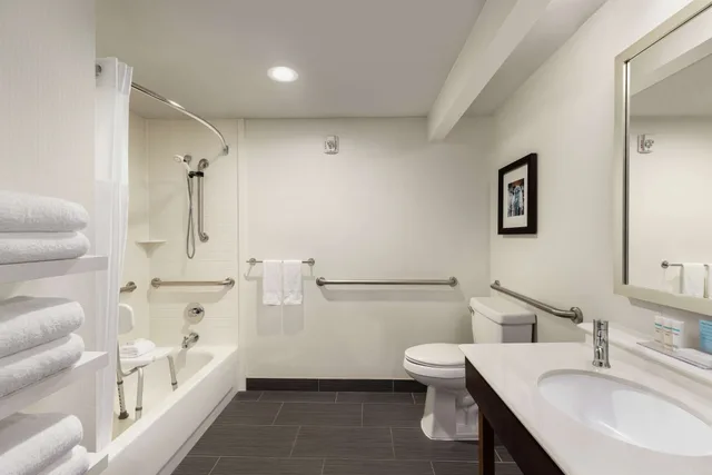 غرفة بسريرين مزدوجين لذوي الإعاقة، Hampton Inn And Suites New Orleans Conv Center 6/7