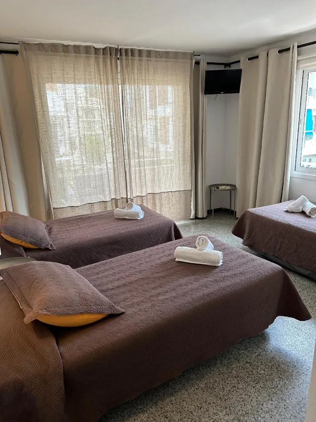 غرفة قياسية ثلاثية، L'illa Hotel 2/2
