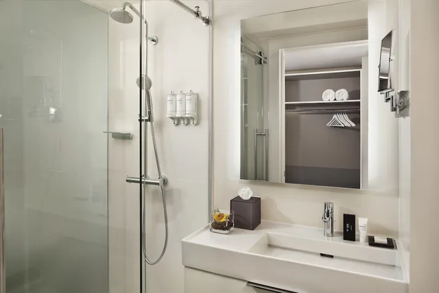 Innside, King Bed، INNSiDE New York NoMad 5/6
