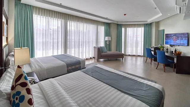 Suite, Queen Bed, J7 Hotel Plaza 1/1