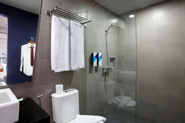 غرفة ديلوكس بسرير مزدوج، Berry Biz Hotel 3/3