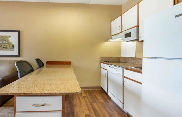 جناح بسرير كينج مع أريكة، Extended Stay America Secaucus New York City Area 4/5
