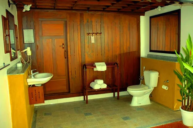 Room, Double Bed, Lake Front, Pool View، Coconut Lagoon Cgh Earth 6/6