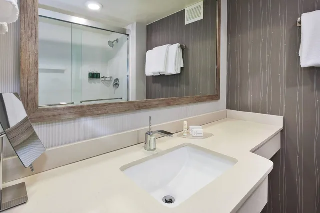 غرفة بسرير مزدوج لذوي الإعاقة، Courtyard Secaucus Meadowlands 3/4
