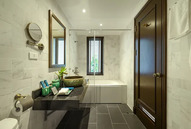 جناح بسرير كوين بشرفة، Aira Boutique Hoi An 3/4
