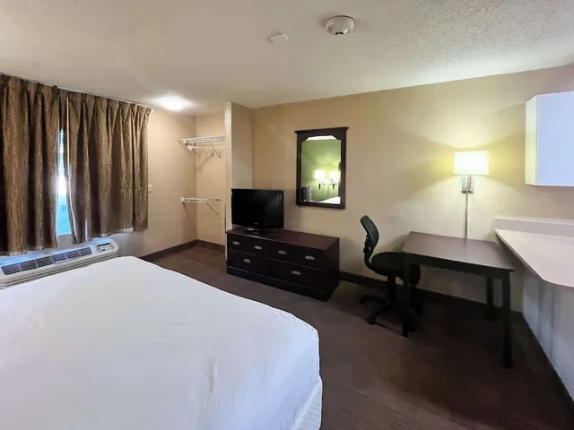 غرفة قياسية بسرير كوين، Studio6 Memphis, TN – East Memphis 1/7