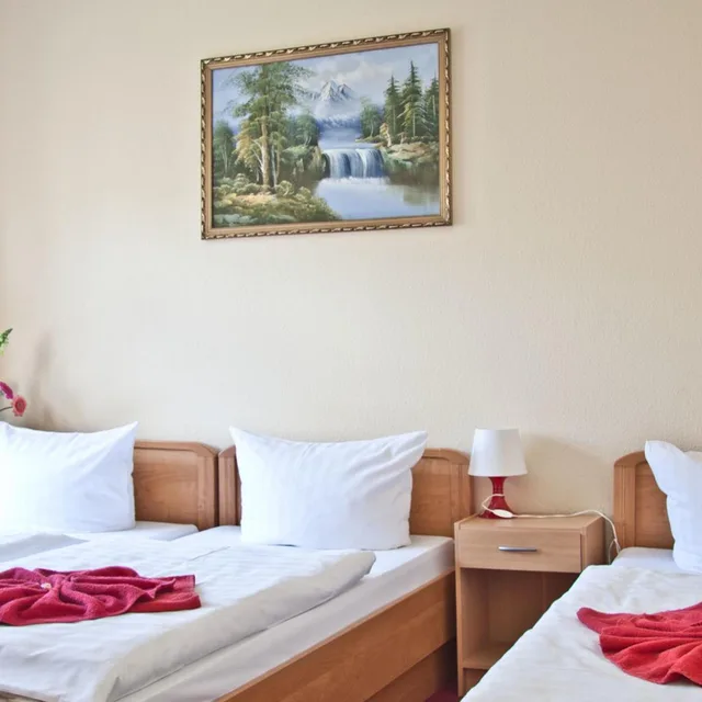 غرفة ثلاثية، Hotel Ai Koenigshof 1/10