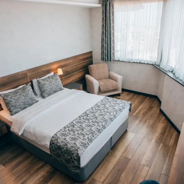 جناح كبير بإطلالة على البحر بشرفة بغرفتي نوم، Life Point Hotel 2/10