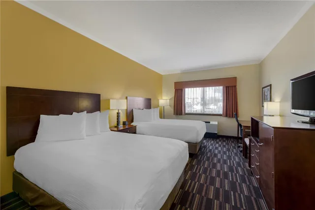 Suite, 2 Queen Beds, Sofa, Best Western Falcon Plaza 1/2