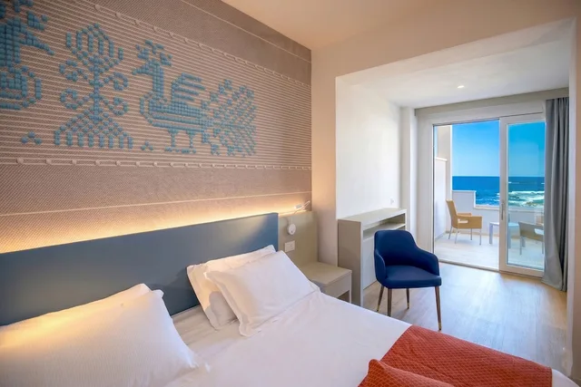 غرفة بانورامية بسرير كوين بإطلالة على البحر بشرفة، Riviera Castelsardo Hotel 2/10